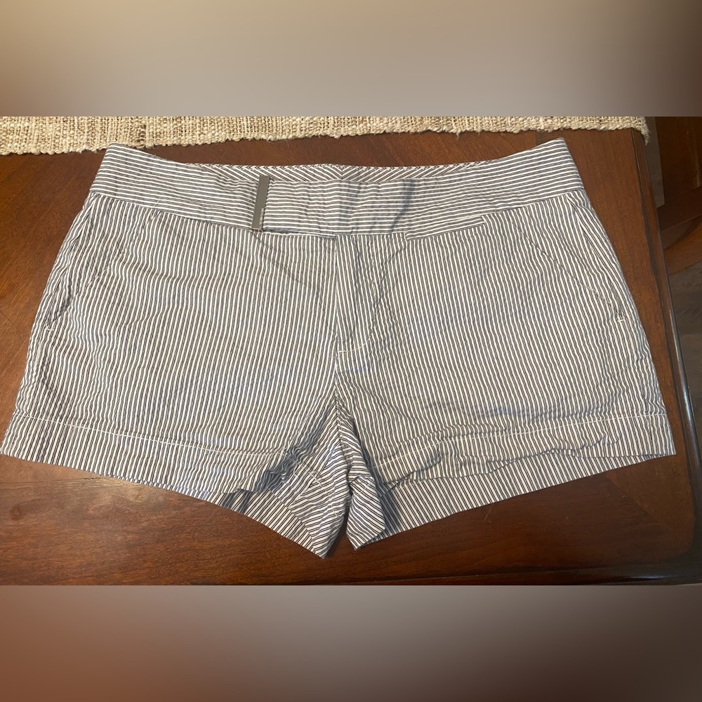 Calvin Klein Women’s Shorts Sz 6